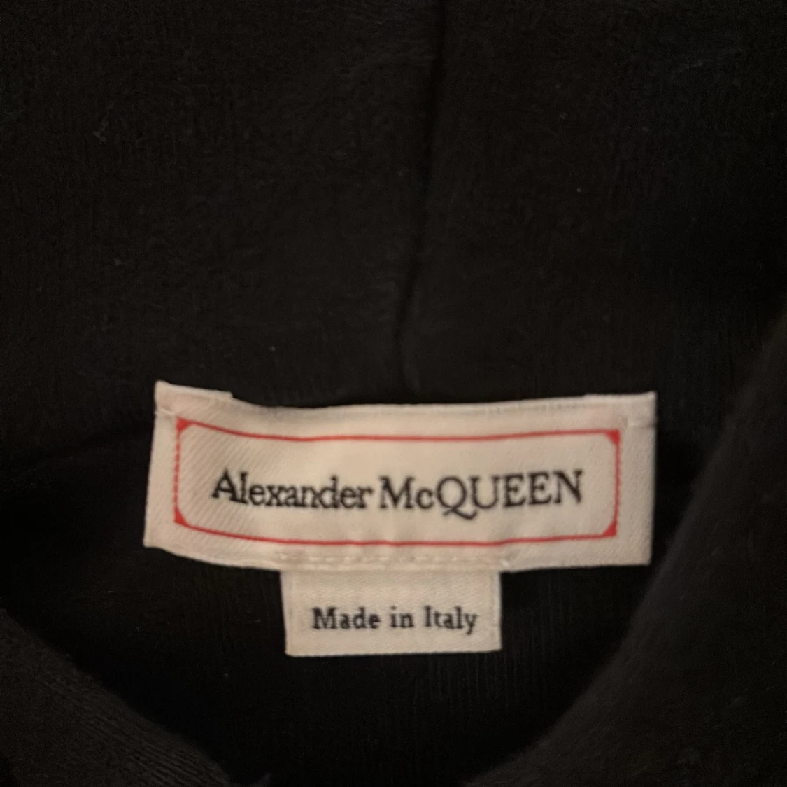 Svart hoodie från Alexander McQueen - 1