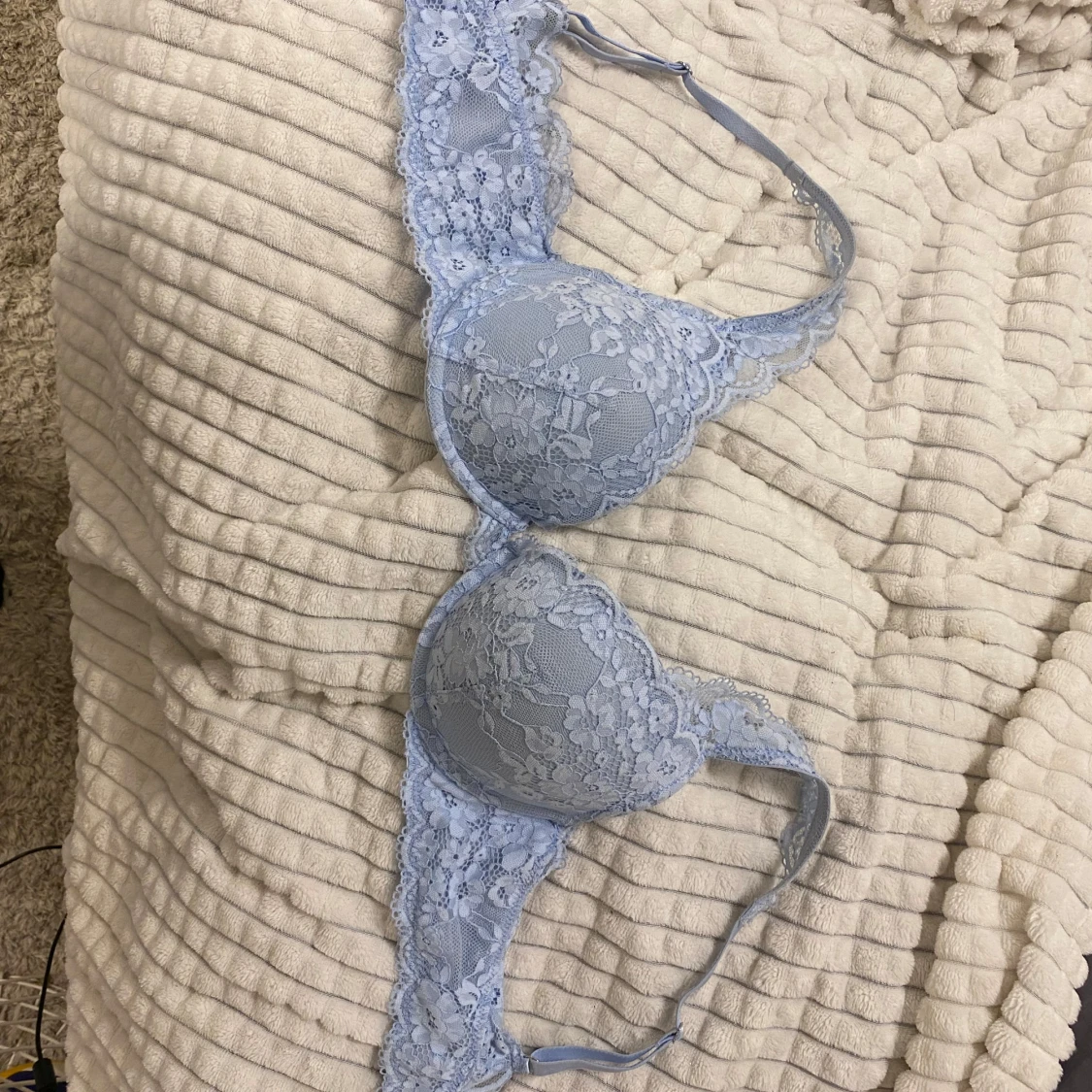 Ljusblå spets-bh