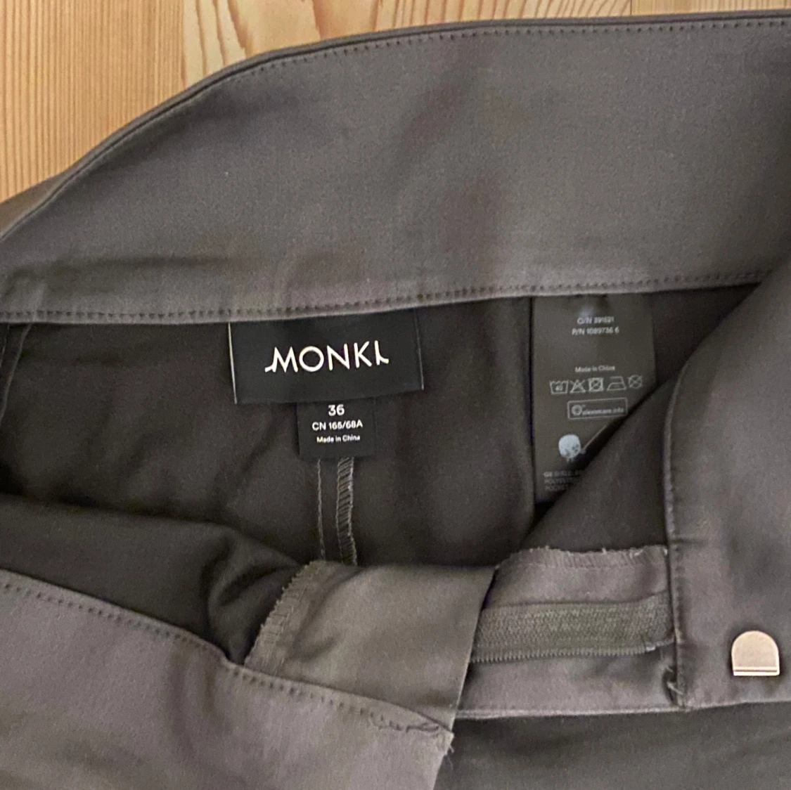 Svarta byxor från Monki - 2