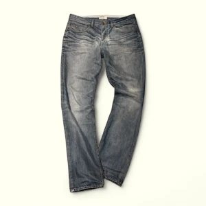 Neighbourhood Type Jeans - Galet feta Neighbourhood type jeans från dobber men sjukt beautiful wash😍💯Längd: 110cm, Midja: 45cm, Benöppning: 20cm👍Kom dm vid fler frågor🙏