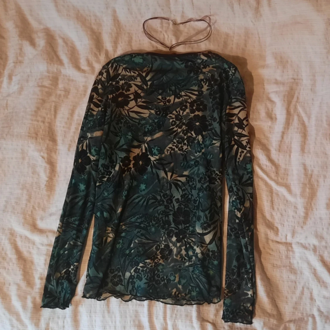 Blommig långärmad topp från Lindex - 2