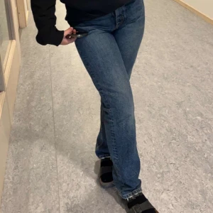 Zara jeans  - Mid rise jeans från zara 💓