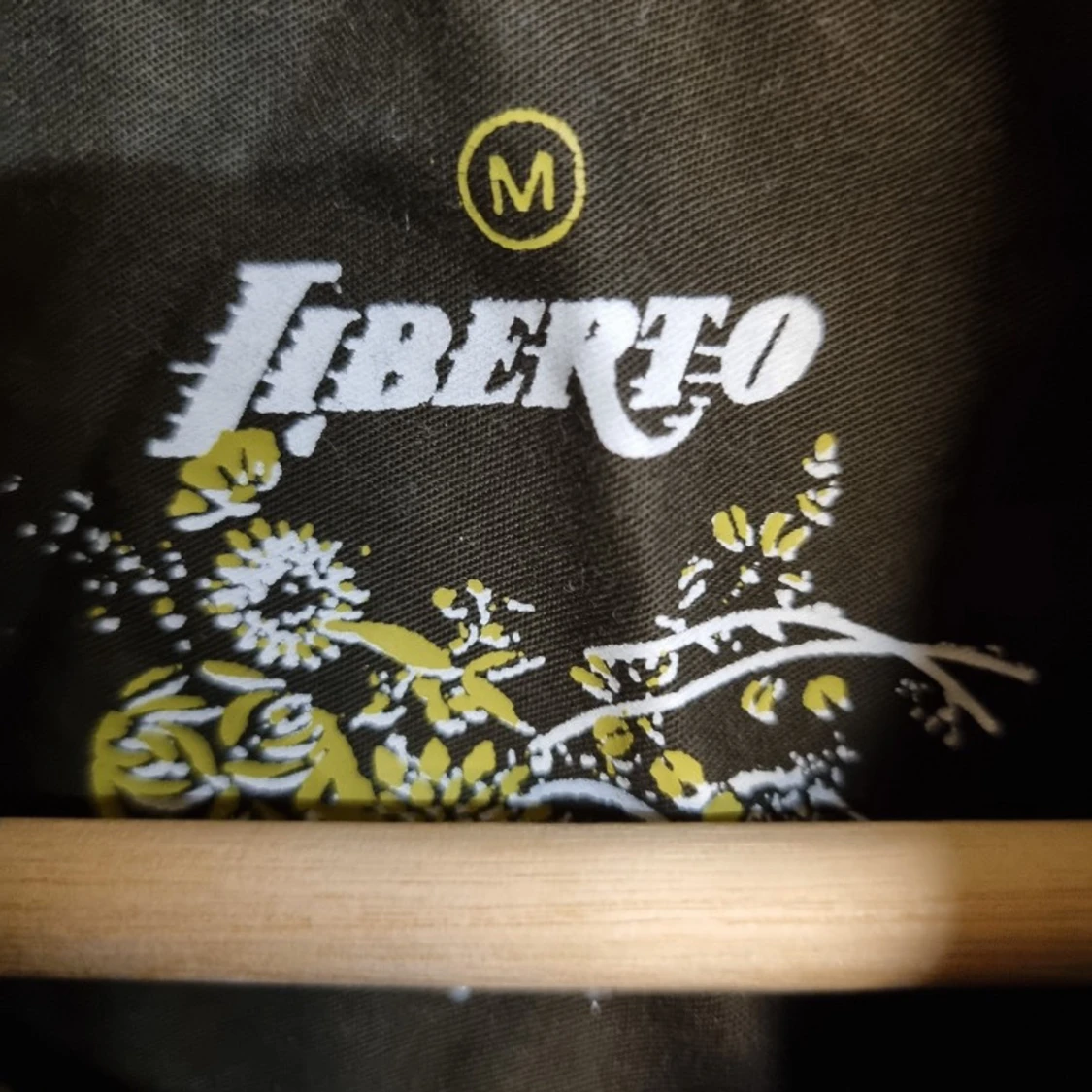 Olivgrön kortärmad skjorta från Liberto - 1