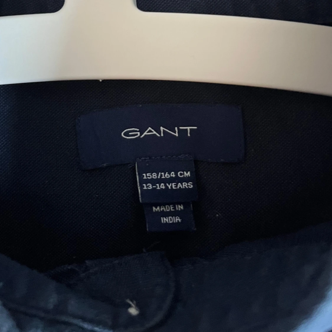 Mörkblå skjorta från GANT - 2