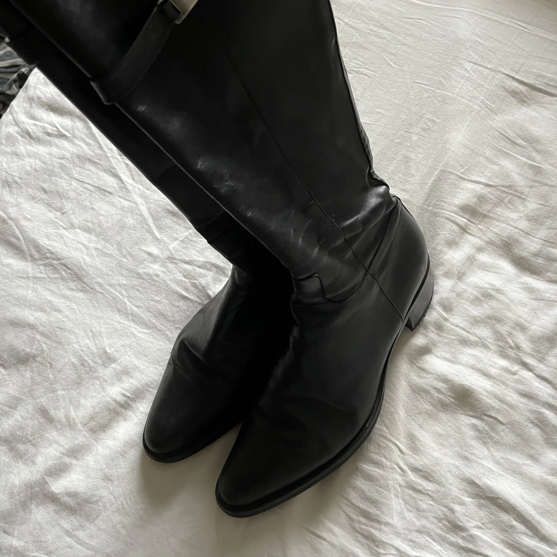 Höga svarta boots läder  - 92