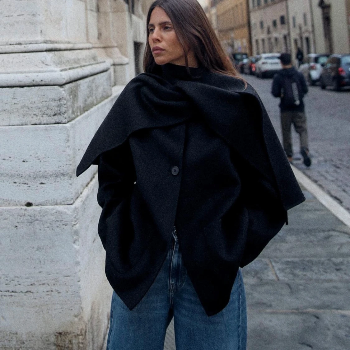 Slutsåld svart kappa med sjal- Zara - 2