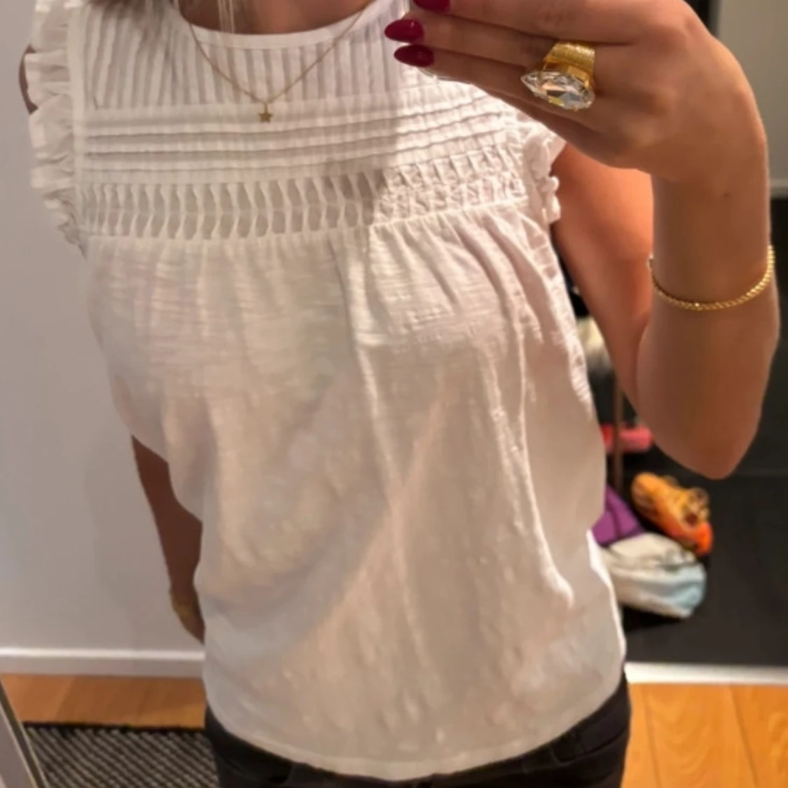 Vit ärmlös blus från Esprit - 1