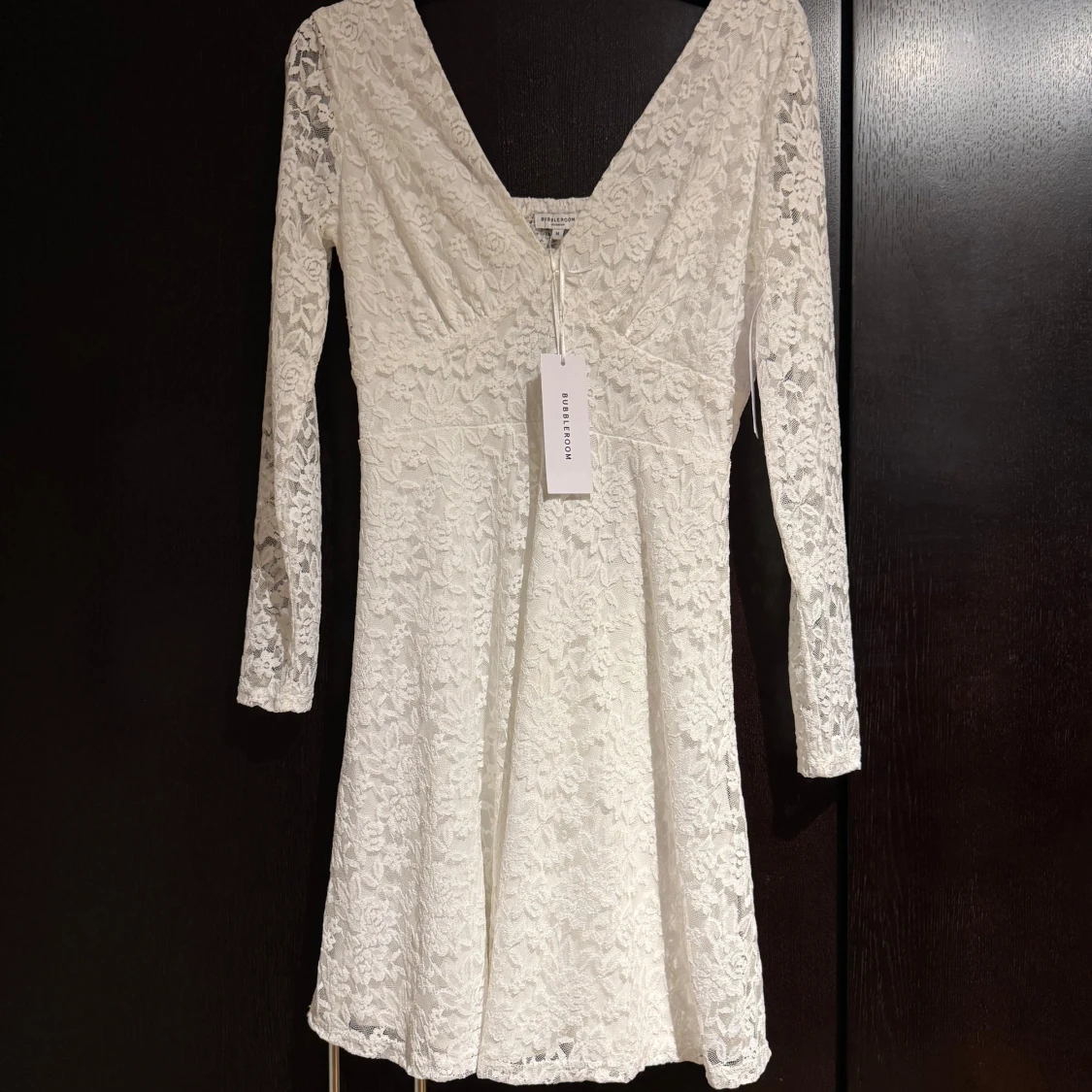 Vit spets/studentklänning från Bubbleroom