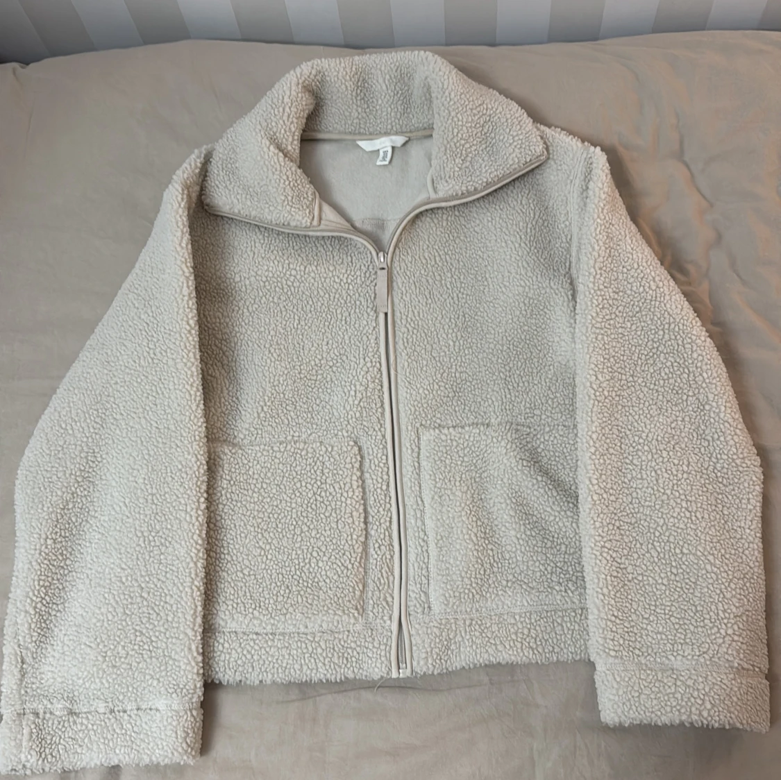 Beige teddyjacka med dragkedja - 4