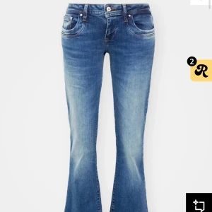 Blåa LTB Jeans - Säljer dessa LTB jeans eftersom de ej kommer till användning längre💕 Jeansen är i mycket bra skick och har inga tecken på defekter eller liknande (endast användna 1-2 ggr) Pris kan diskuteras! Nypris:800kr
