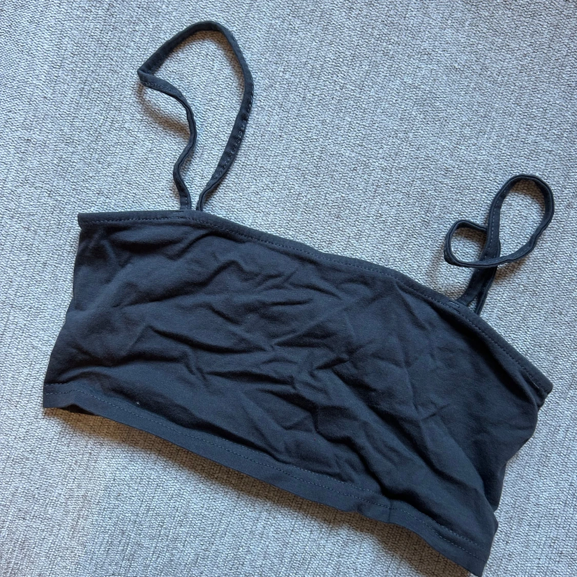 Svart tubtopp med axelband