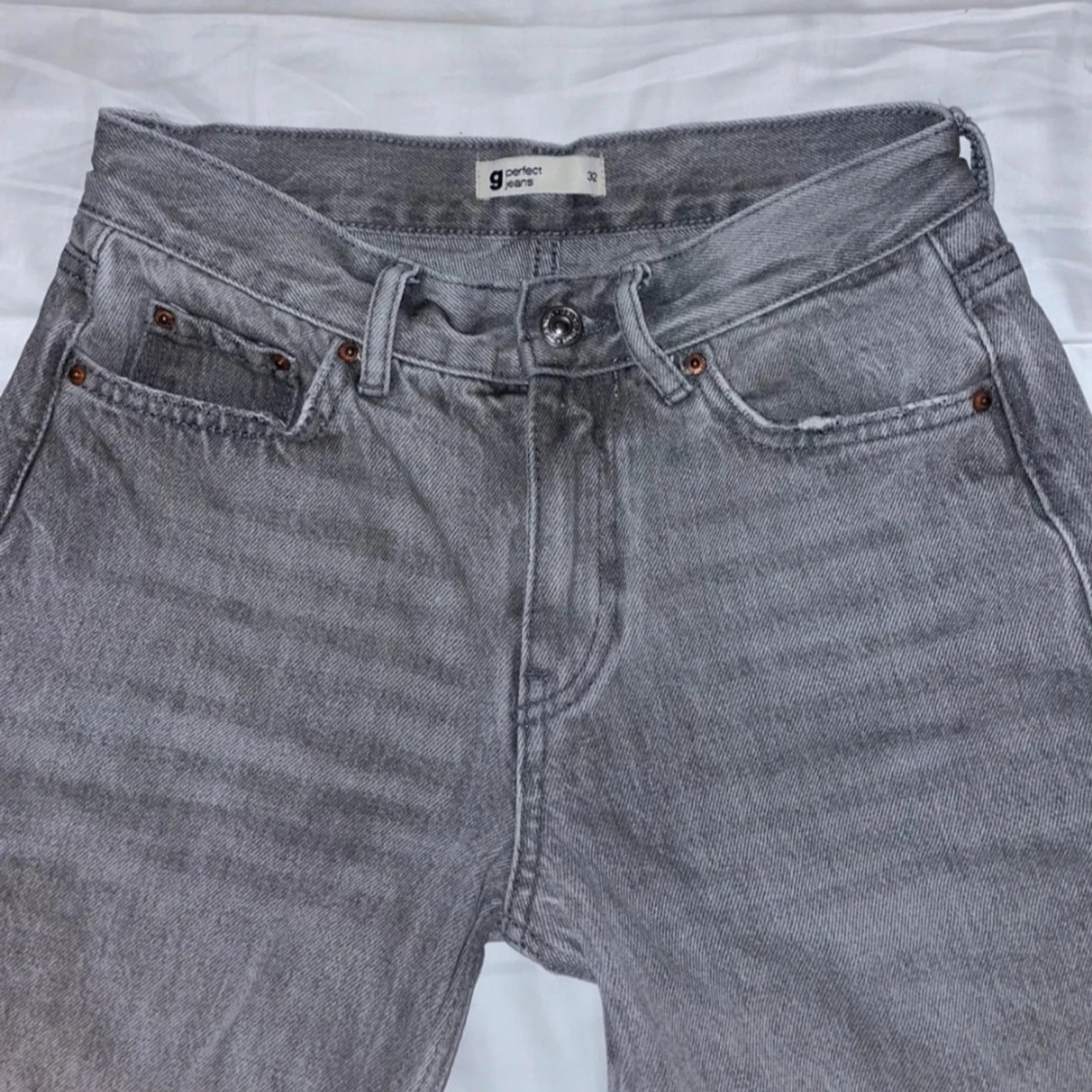 Straight jeans från gina - 3