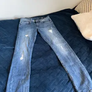 Ett par i princip oanvända jeans från Armani exchange. 