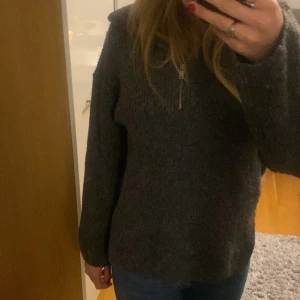 Ribbstickad tröja med dragkedja - Mysig stickad tröja med dragkedja💕💕💕💕 Storlek S