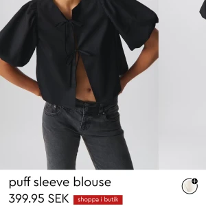 puff sleeve blus gina  - Säljer denna slutsålda puff blus från gina tricot. Slutsåld på hemsidan. Använd 1 gång så i nytt skick. Säljer den då jag vill köpa en ny i en större storlek.  Passar till allt, då man både kan klä upp och ner den.  Pris kan diskuteras. 🌸🌸 