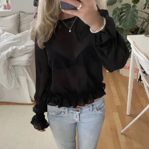 Blus  - Söt  blus  ifrån gina tricot 