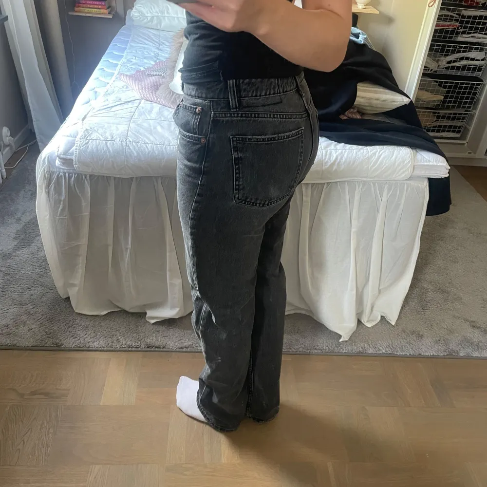 Jättefina jeans, bra skick! Från zara, straighta leg!. Jeans & Byxor.