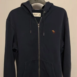 Abercrombie & Fitch Zip Hoodie - Abercrombie & Fitch Zip Hoodie Storlek M