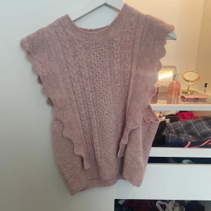 Rosa stickad topp - Superfin rosa stickad topp, aldrig använd, köpt på arkivet💕