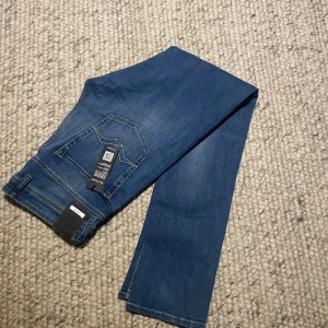 Sprillans nya Replay jeans, replay box ingår -   Helt nya & oanvända replay jeans köpt online från deras online butik i Italien.  Retail pris: 1293kr