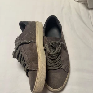 Axel arigato  - Axel arigato skor storlek 42  