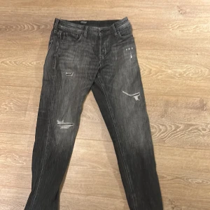 Jack and jones jeans - Jeans från jack and jones aldrig använda