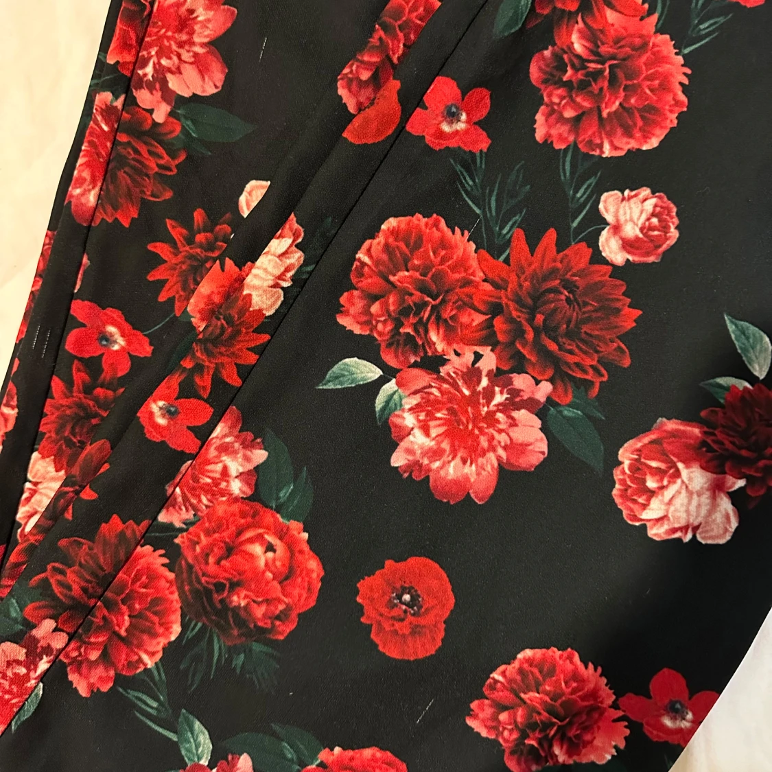 Blommiga byxor från NA-KD - 91