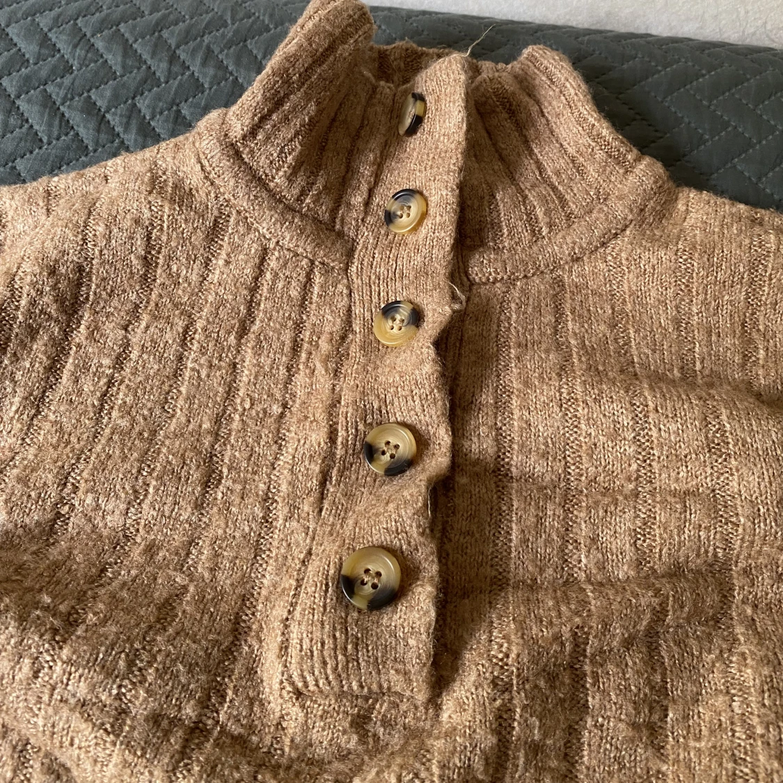 stickad tröja m knappar - 90