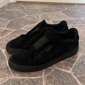 Skor från arigato - Lite sliten men väldigt snygga box har slarvats bort! Nypris 2550. Inte värt än spänn under 400!