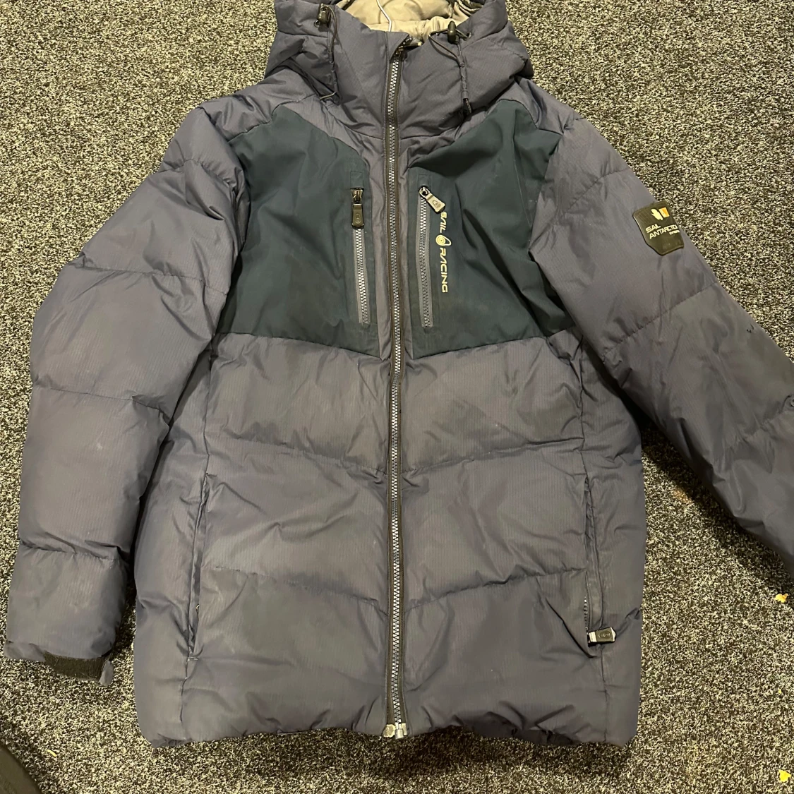 Mörkblå pufferjacka från Sail Racing - 92