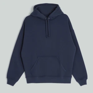 Hoodie - Super snygg och mysig hoodie inför vintern, använt endast en gång. Köpte för 299kr säljer nu billigare. 