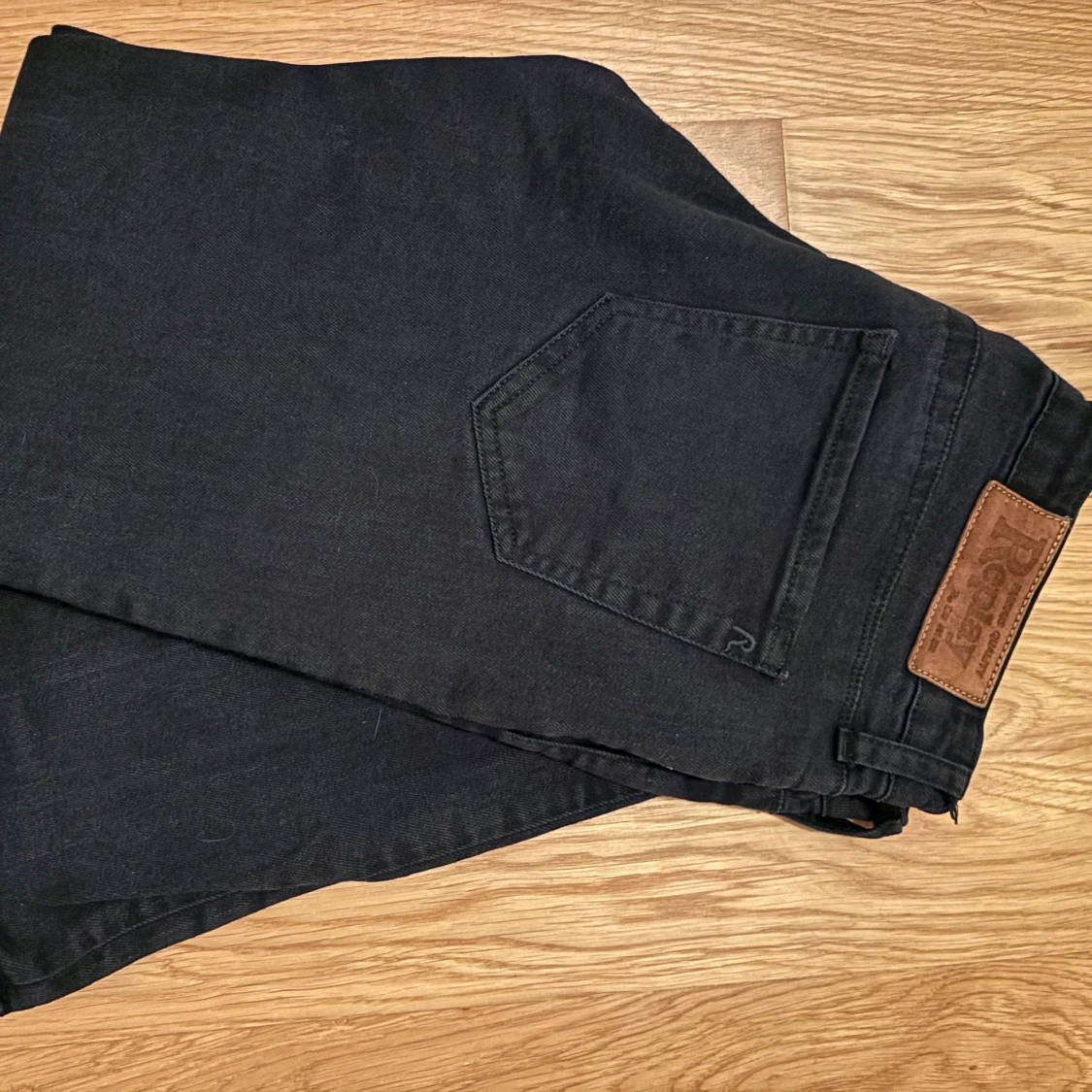 Svarta Replay jeans stl 29, låg midja