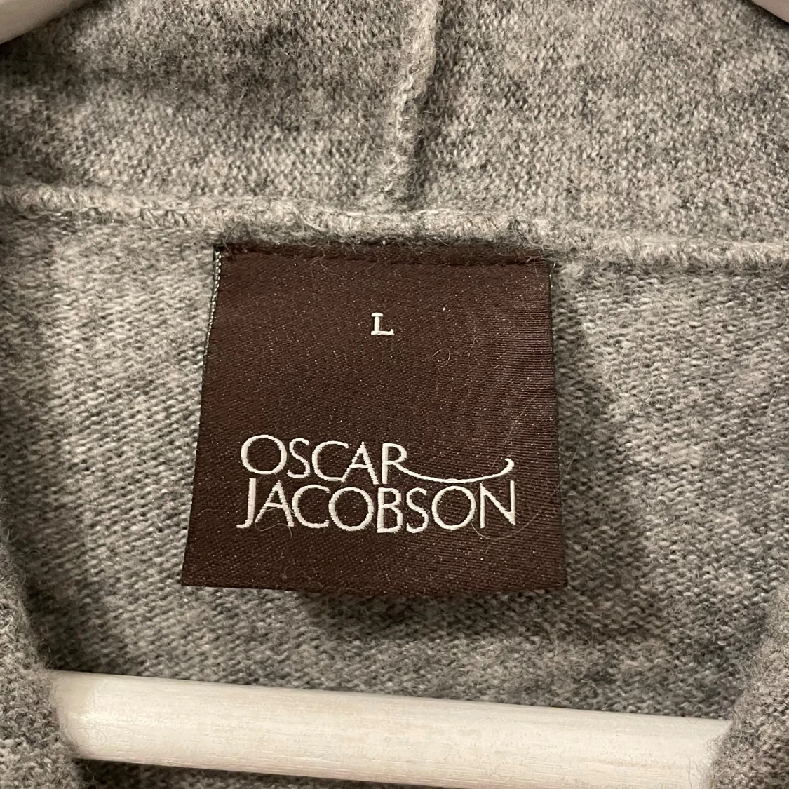 Grå hoodie från Oscar Jacobson - 91