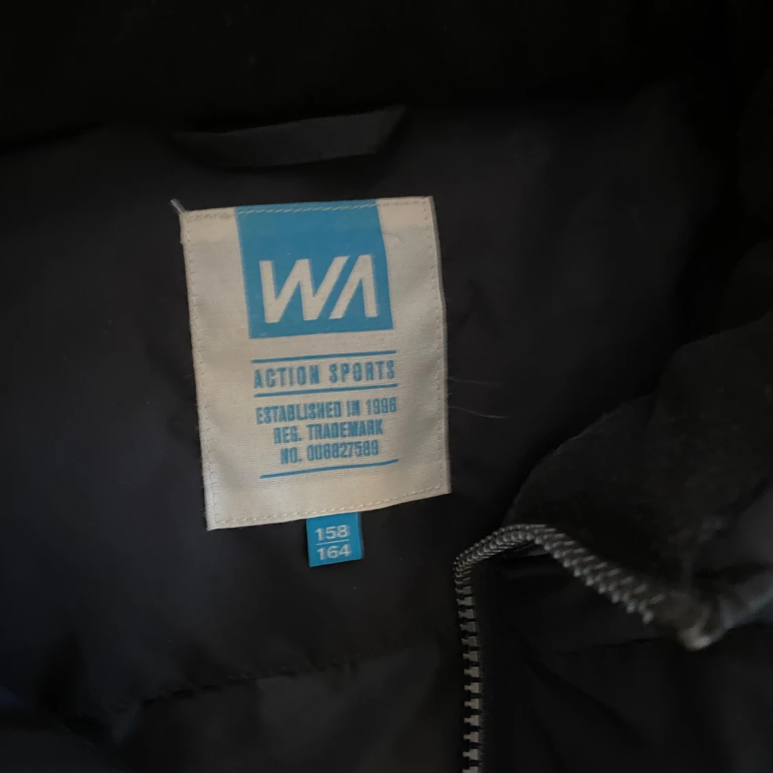 Svart dunväst från WA - 92