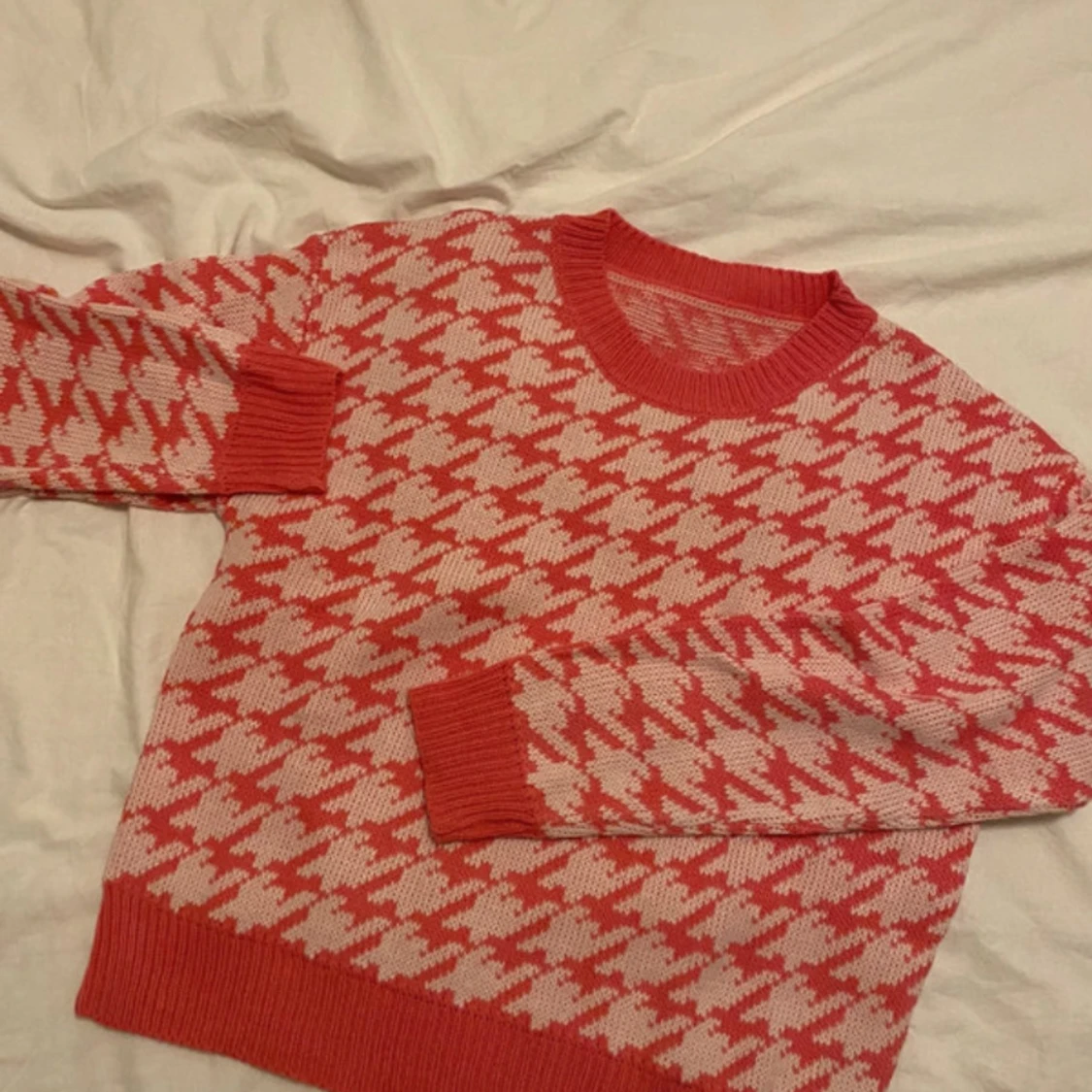 Rosa och vit stickad tröja - 90