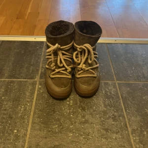 Inuikii beige  - Superfina inuikiis i färgen taupe, bra skick, skriv  vid frågor! 🥰🥰