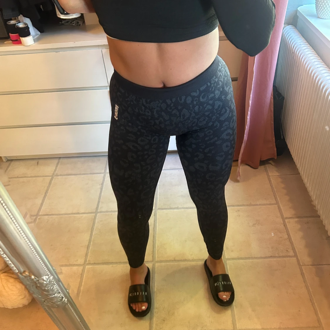 Svarta leopardmönstrade leggings från Gymshark