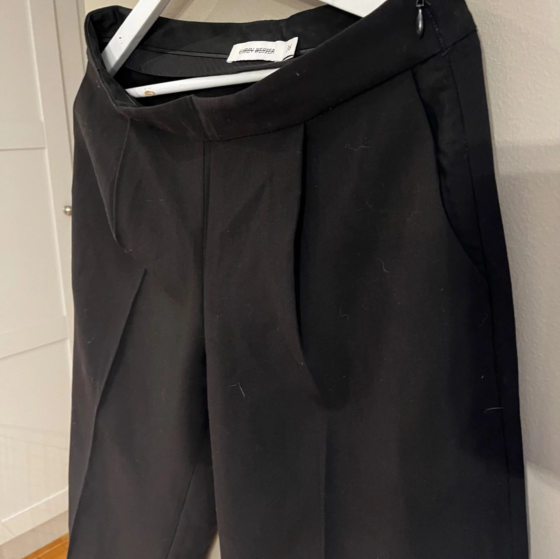 Svarta kostymbyxor från Zara - 93