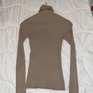 Ny beige polo - Helt ny tröja från new jorker beige st xs