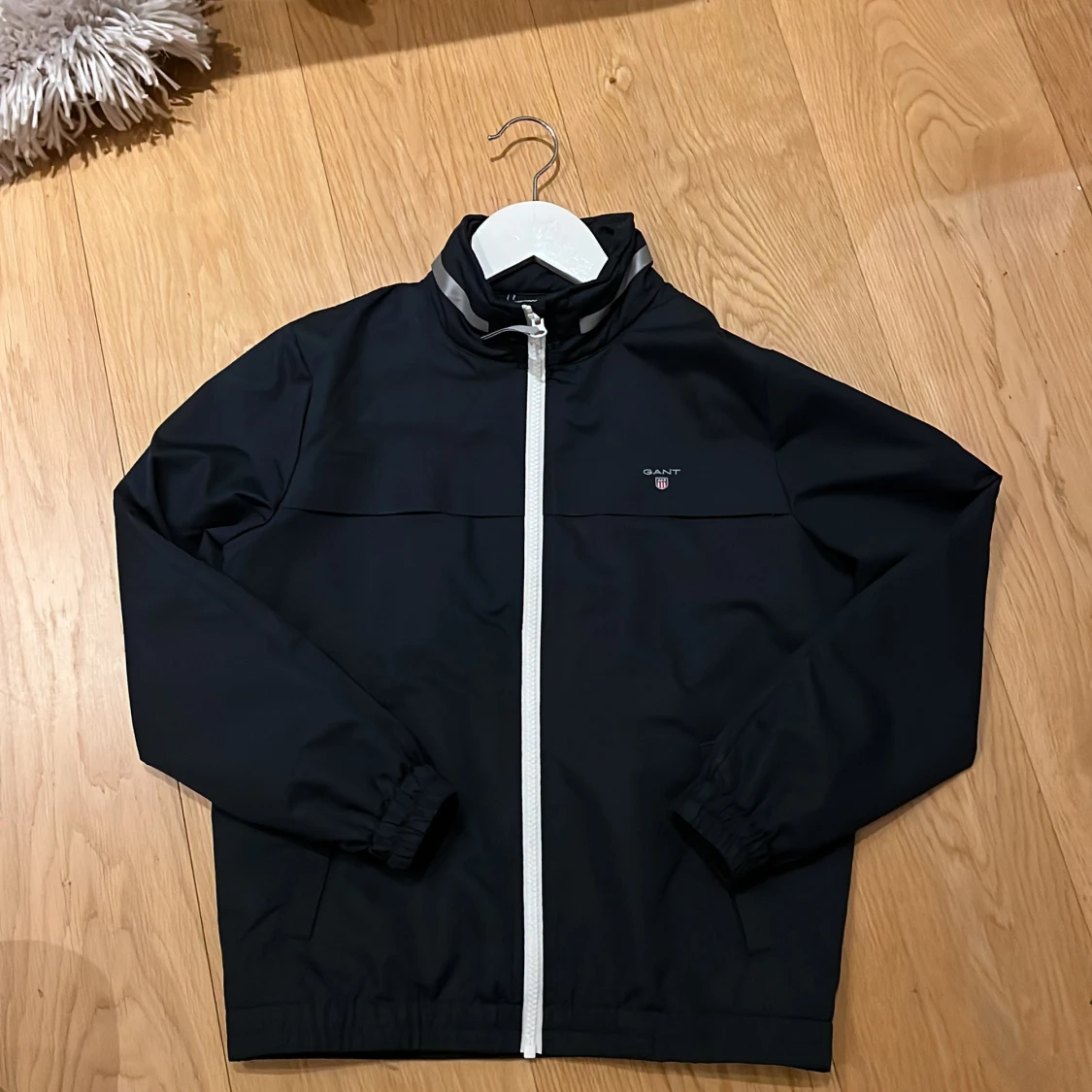 Marinblå vindjacka från Gant