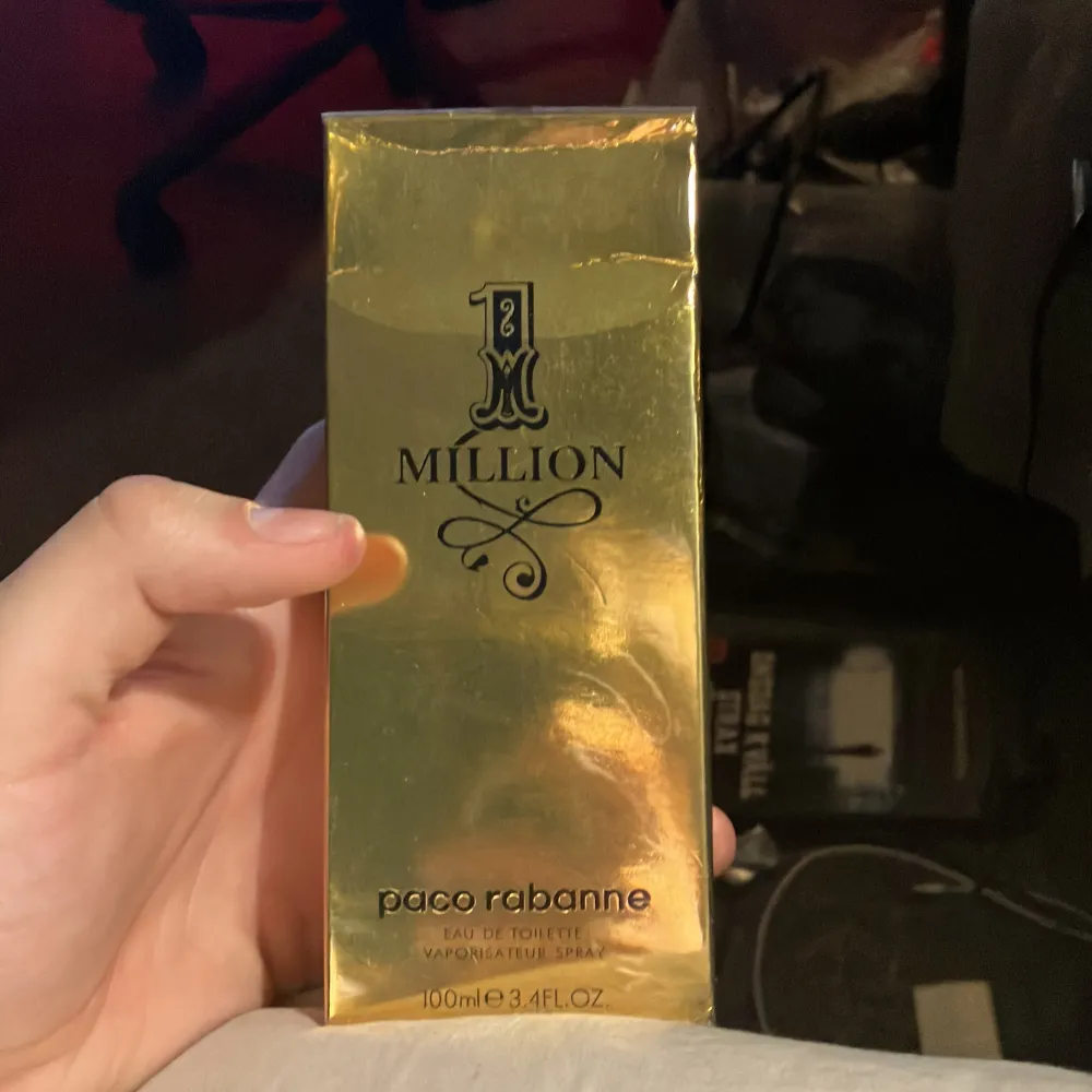 Säljer en lyxig och elegant parfym, 1 Million från Paco Rabanne. Helt oanvänd och aldrig öppnad. Parfym.