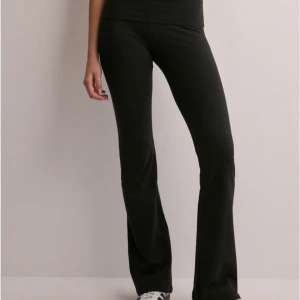 soft chill pants - soft chill pants från nelly, storlek M, aldrig använda 💕