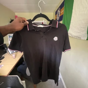 moncler pike - säljer både för 500kr 250kr styck