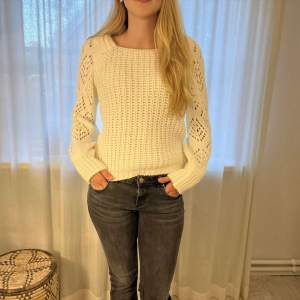 Så fin stickad tröja från noelle💓💓perfekt till hösten🙌🏼köpt i Köpenhamn, aldrig använd🍂