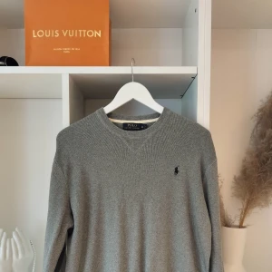 Ralph lauren tröja  - Finstickad tröja från ralph lauren i strl M