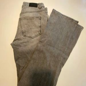 Gina jeans  - Fina jeans använda Max 3 gånger jötte fina 