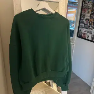 Sweatshirts från Nelly som verkligen aldrig kommit till användning men är så mysig och skön! 💞 Tveka inte på att höra av dig vid funderingar! 💓