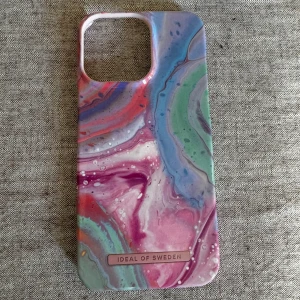 Skal till IPhone 15 PRO Max  - Ideal of sweden skal , MagSafe.  Använd några gånger, inga synliga slitage vad jag kan se.