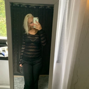 Spets tröja - Svart spets tröja