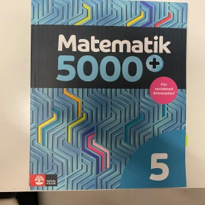Matematik 5000+ 5  - Matematik 5000+ 5 utgiven 2024 efter reviderad ämnesplan 2021. Omslaget är i nyskick. Sidorna saknar markeringar, fläckar och annat kladd. Nypris 543:-